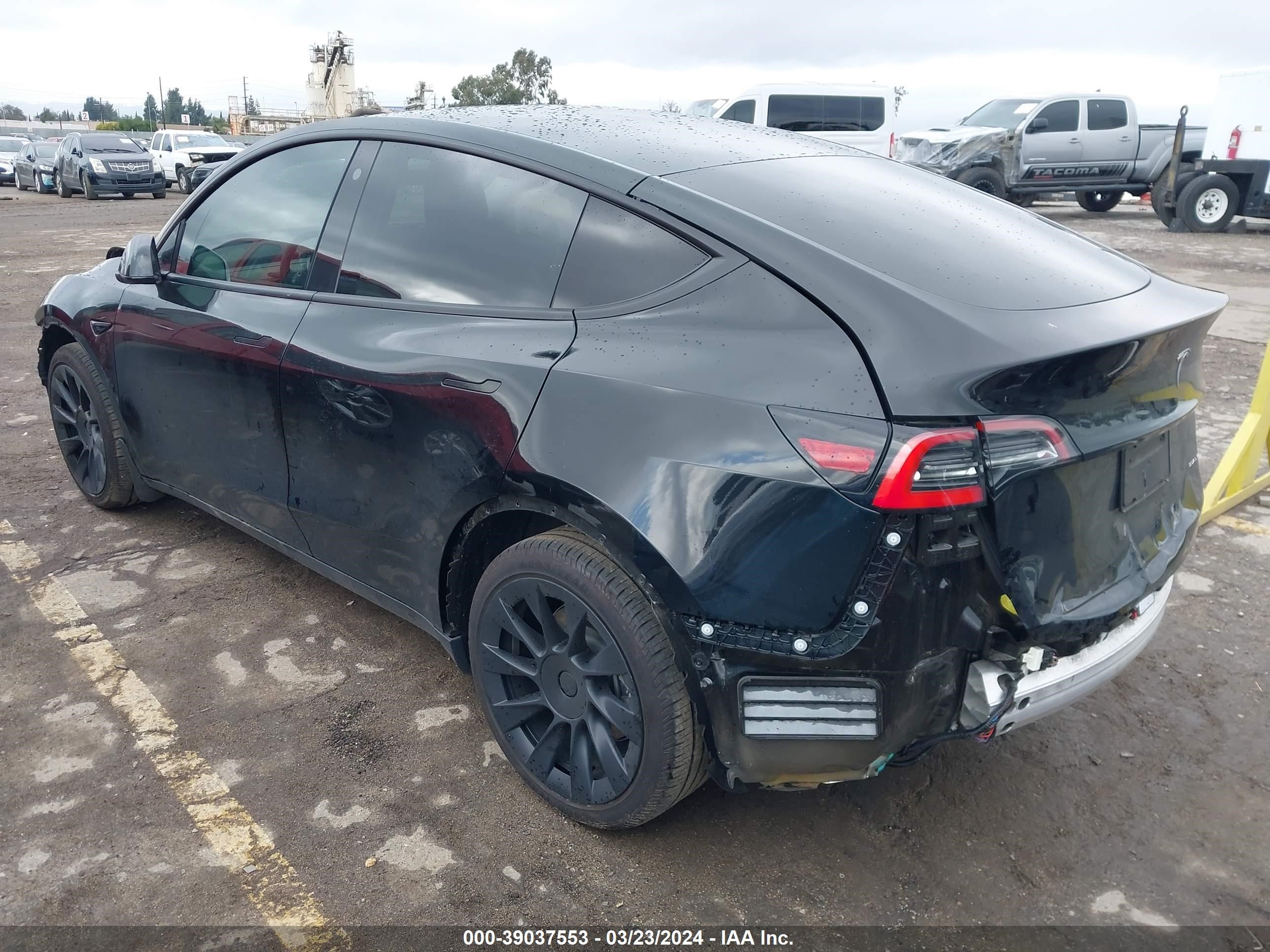 Photo 2 VIN: 5YJYGDEE8MF092444 - TESLA MODEL Y 