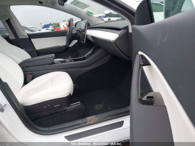 Photo 4 VIN: 5YJYGDEE8MF108786 - TESLA MODEL Y 