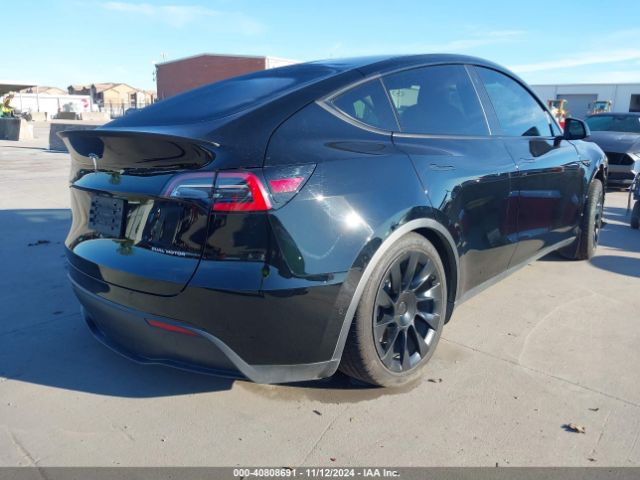 Photo 3 VIN: 5YJYGDEE8MF111798 - TESLA MODEL Y 