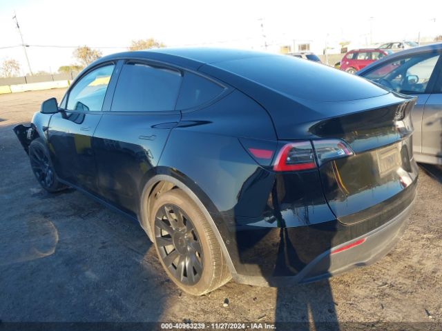 Photo 2 VIN: 5YJYGDEE8MF138774 - TESLA MODEL Y 