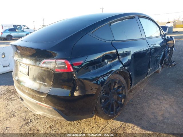 Photo 3 VIN: 5YJYGDEE8MF138774 - TESLA MODEL Y 