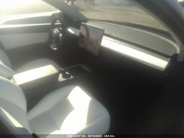 Photo 4 VIN: 5YJYGDEE8MF189756 - TESLA MODEL Y 