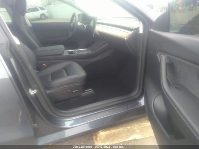 Photo 4 VIN: 5YJYGDEE8MF203560 - TESLA MODEL Y 