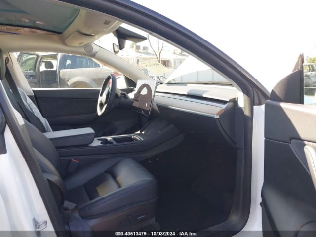 Photo 4 VIN: 5YJYGDEE8MF219189 - TESLA MODEL Y 