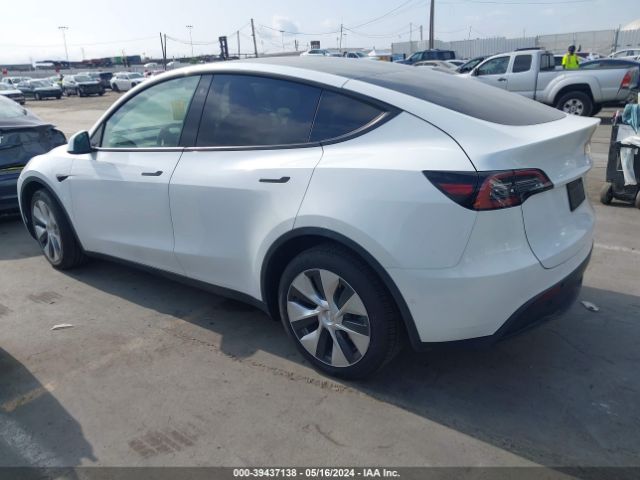 Photo 2 VIN: 5YJYGDEE8MF229768 - TESLA MODEL Y 