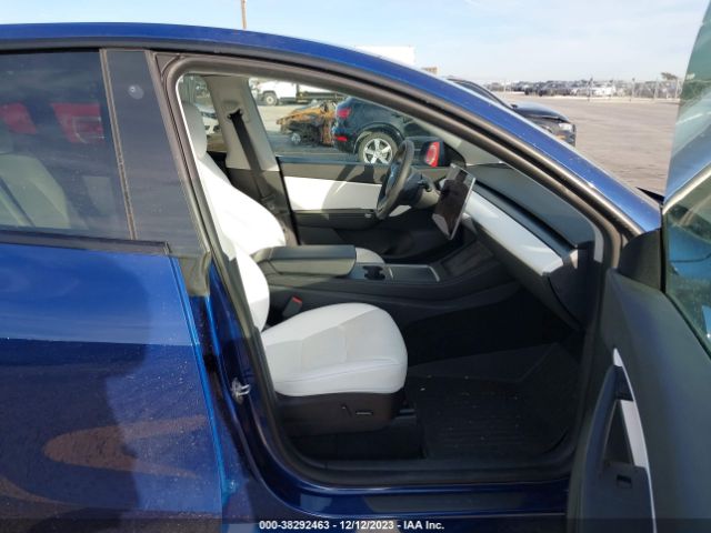 Photo 4 VIN: 5YJYGDEE8MF244206 - TESLA MODEL Y 