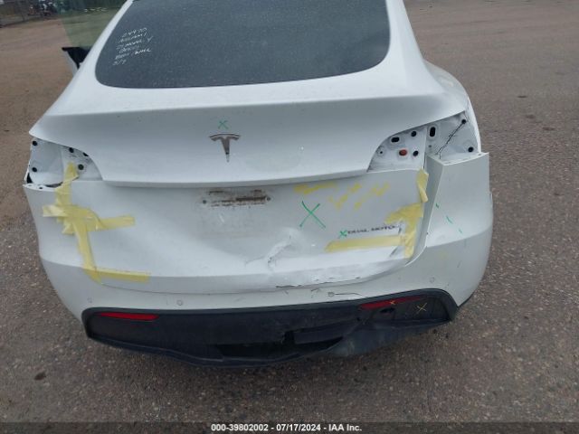 Photo 5 VIN: 5YJYGDEE8MF266500 - TESLA MODEL Y 