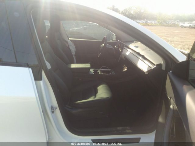 Photo 4 VIN: 5YJYGDEE8MF311399 - TESLA MODEL Y 