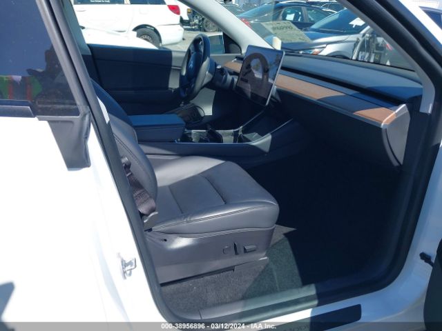 Photo 4 VIN: 5YJYGDEE9LF058429 - TESLA MODEL Y 