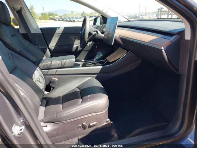 Photo 4 VIN: 5YJYGDEE9MF062191 - TESLA MODEL Y 