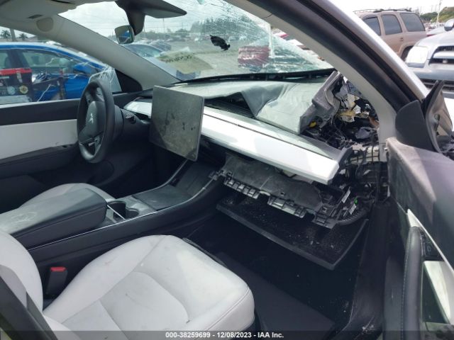 Photo 4 VIN: 5YJYGDEE9MF066970 - TESLA MODEL Y 