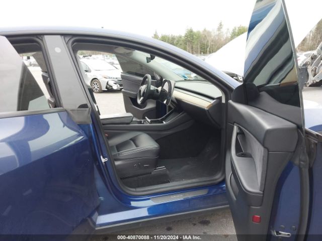 Photo 4 VIN: 5YJYGDEE9MF071120 - TESLA MODEL Y 