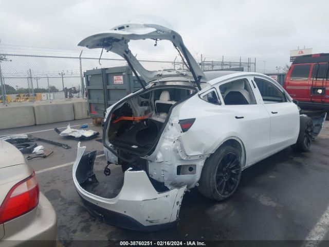 Photo 3 VIN: 5YJYGDEE9MF095837 - TESLA MODEL Y 