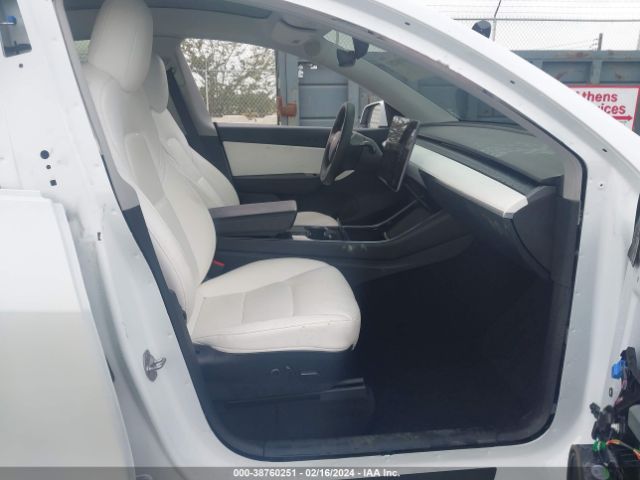 Photo 4 VIN: 5YJYGDEE9MF095837 - TESLA MODEL Y 