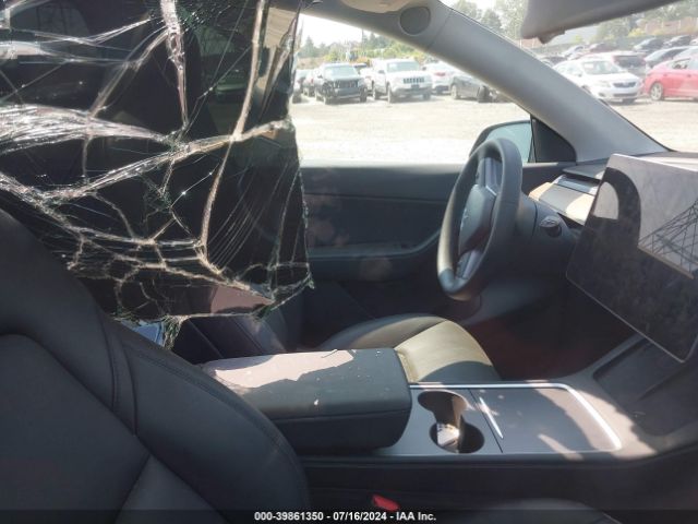 Photo 4 VIN: 5YJYGDEE9MF273472 - TESLA MODEL Y 