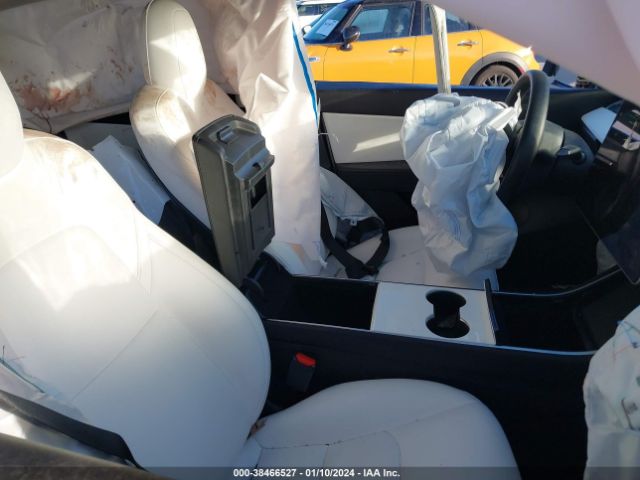 Photo 4 VIN: 5YJYGDEEXLF018456 - TESLA MODEL Y 