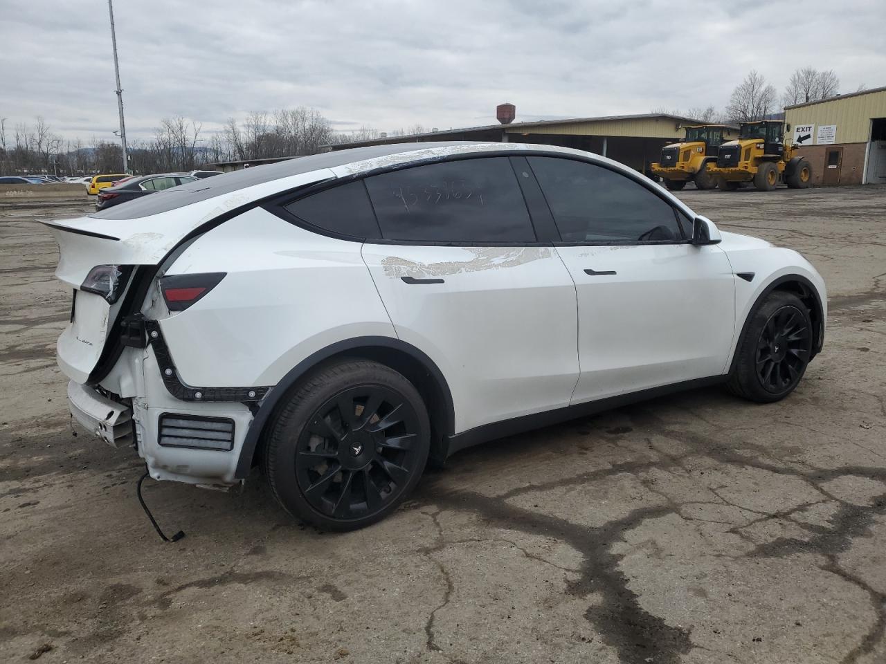 Photo 2 VIN: 5YJYGDEEXLF032843 - TESLA MODEL Y 