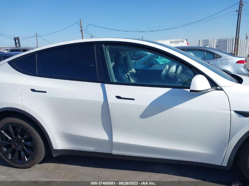 Photo 11 VIN: 5YJYGDEEXLF058200 - TESLA MODEL Y 