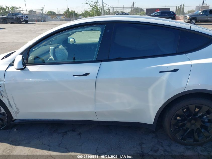 Photo 12 VIN: 5YJYGDEEXLF058200 - TESLA MODEL Y 