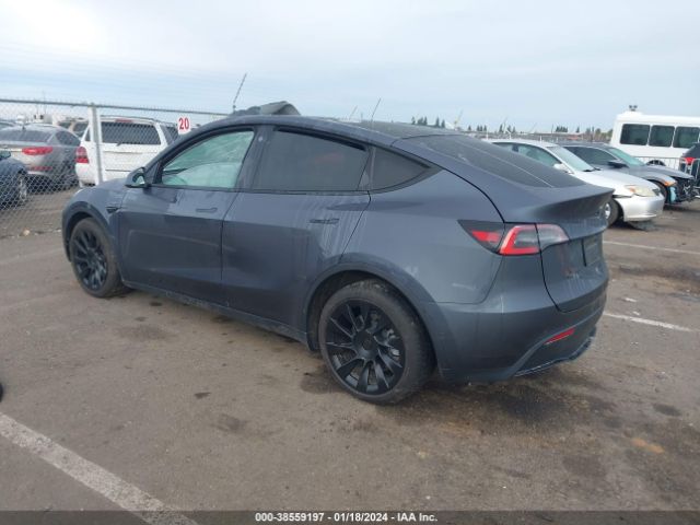 Photo 2 VIN: 5YJYGDEEXMF073572 - TESLA MODEL Y 