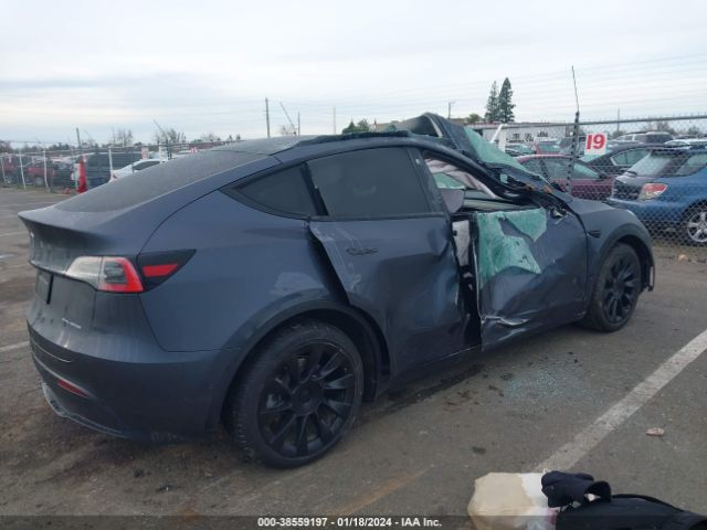 Photo 3 VIN: 5YJYGDEEXMF073572 - TESLA MODEL Y 