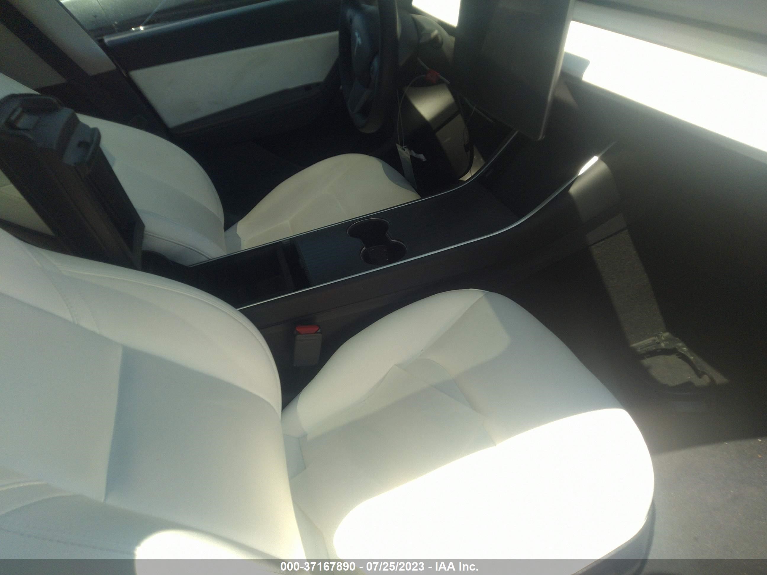 Photo 4 VIN: 5YJYGDEEXMF095863 - TESLA MODEL Y 