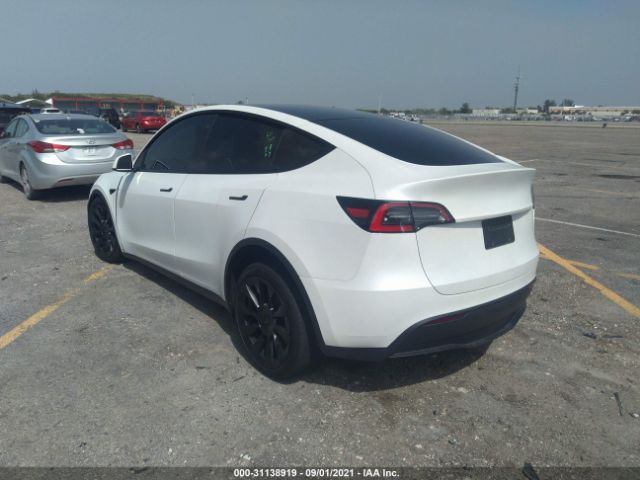 Photo 2 VIN: 5YJYGDEEXMF108773 - TESLA MODEL Y 