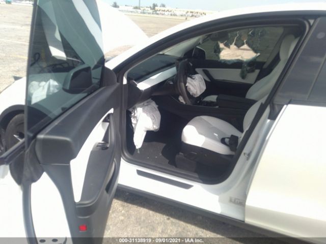 Photo 4 VIN: 5YJYGDEEXMF108773 - TESLA MODEL Y 