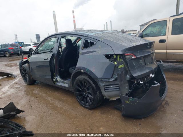 Photo 2 VIN: 5YJYGDEEXMF111916 - TESLA MODEL Y 