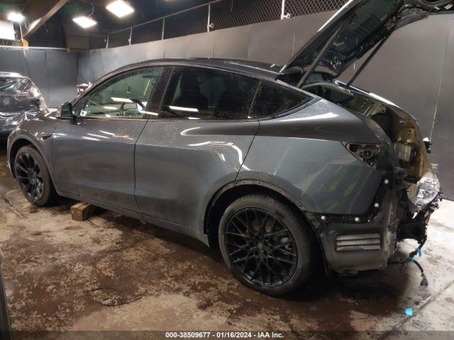 Photo 2 VIN: 5YJYGDEEXMF118235 - TESLA MODEL Y 