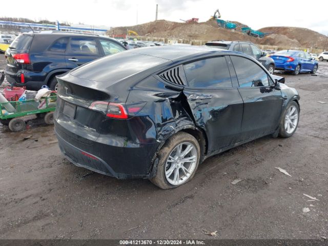 Photo 3 VIN: 5YJYGDEEXMF121281 - TESLA MODEL Y 