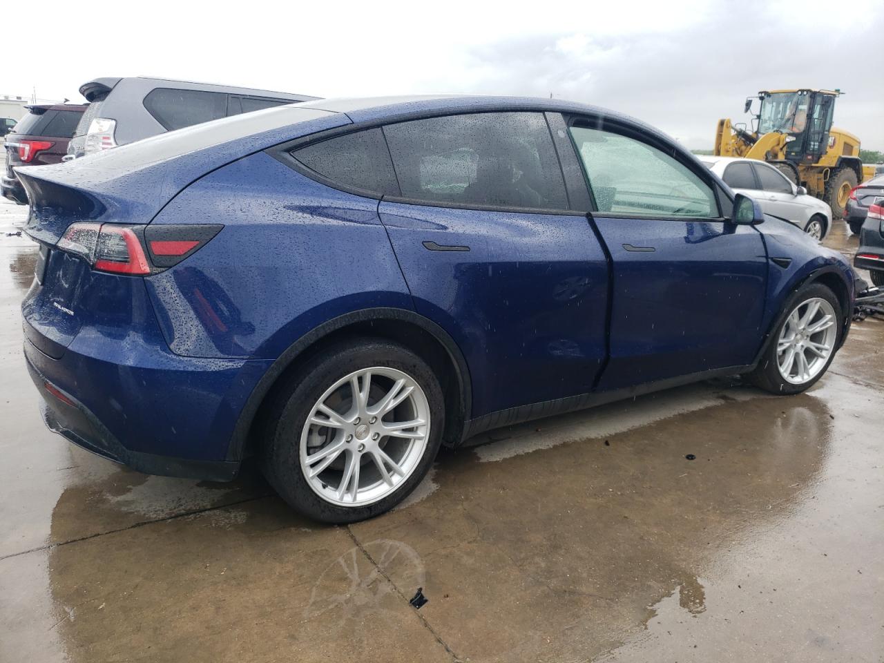 Photo 2 VIN: 5YJYGDEEXMF185370 - TESLA MODEL Y 