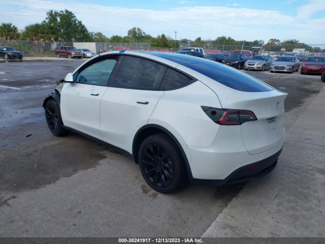 Photo 2 VIN: 5YJYGDEEXMF201714 - TESLA MODEL Y 