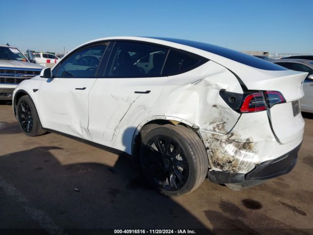 Photo 2 VIN: 5YJYGDEEXMF208209 - TESLA MODEL Y 