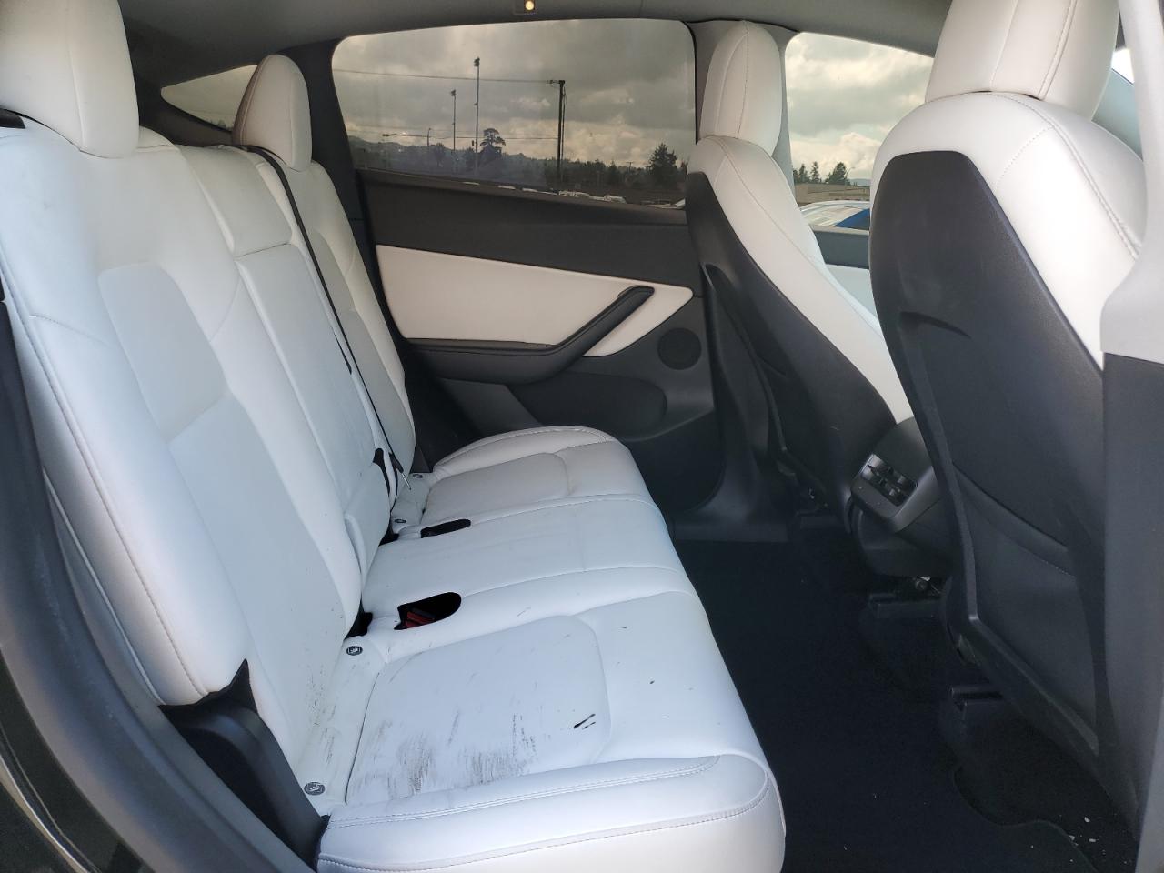 Photo 9 VIN: 5YJYGDEEXMF216326 - TESLA MODEL Y 