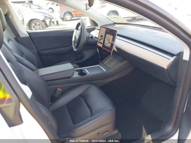 Photo 4 VIN: 5YJYGDEEXMF231599 - TESLA MODEL Y 