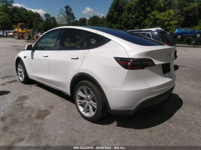 Photo 2 VIN: 5YJYGDEEXMF258429 - TESLA MODEL Y 