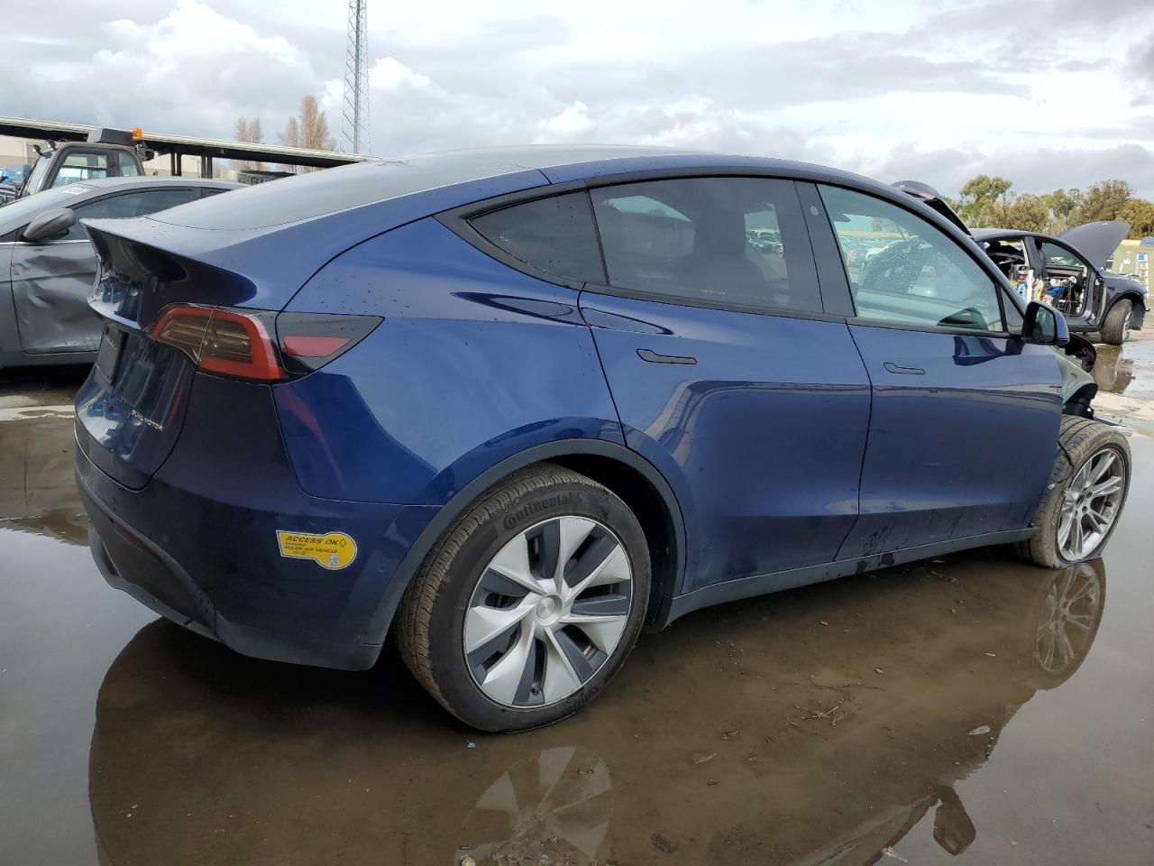 Photo 2 VIN: 5YJYGDEEXMF276381 - TESLA MODEL Y 