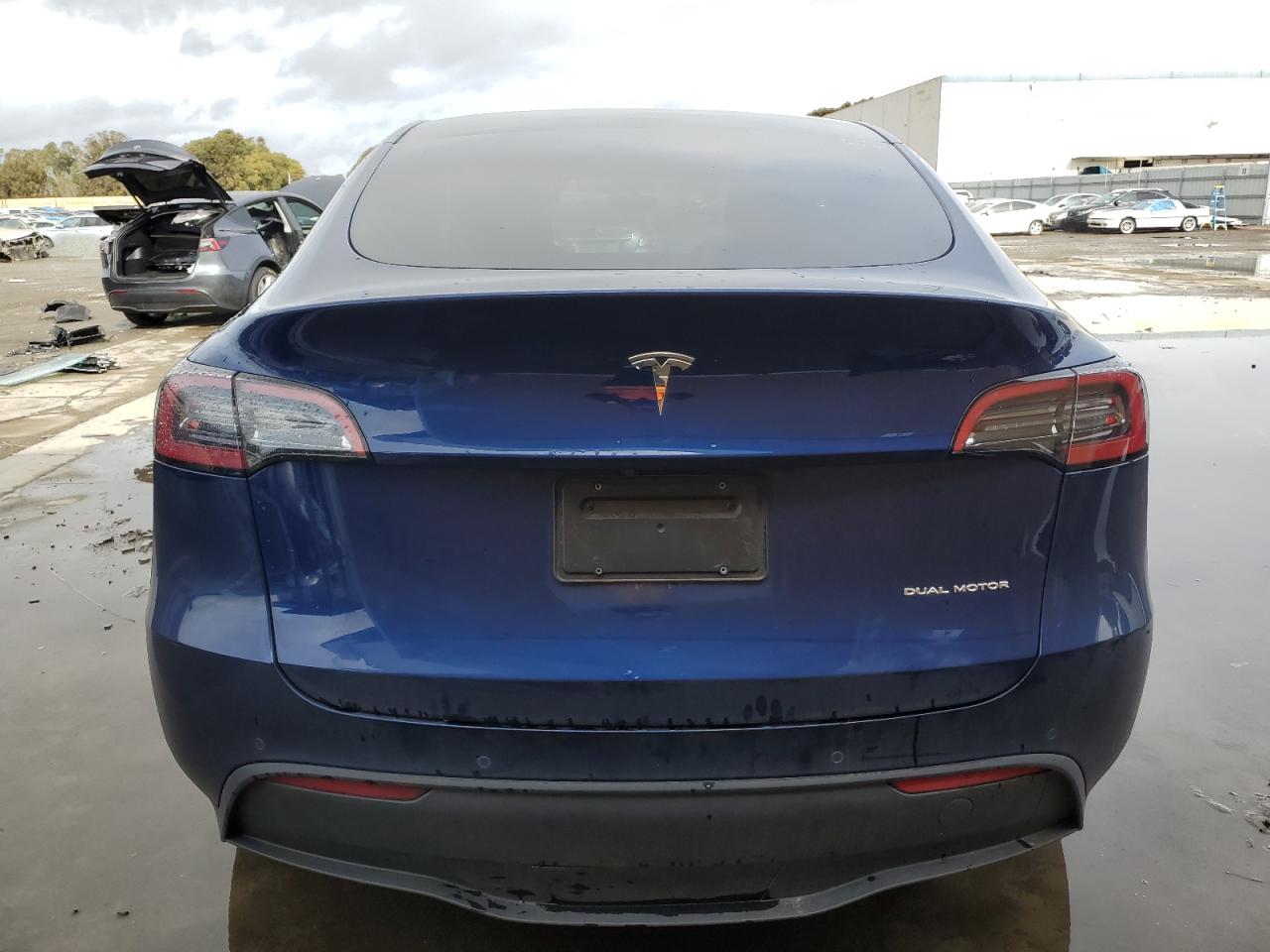 Photo 5 VIN: 5YJYGDEEXMF276381 - TESLA MODEL Y 