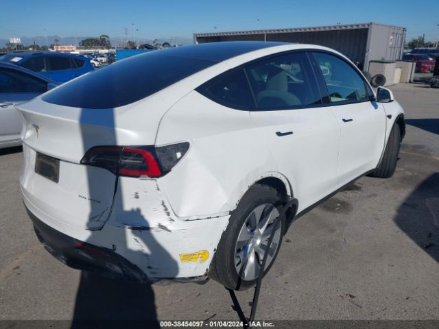 Photo 3 VIN: 5YJYGDEEXMF298364 - TESLA MODEL Y 