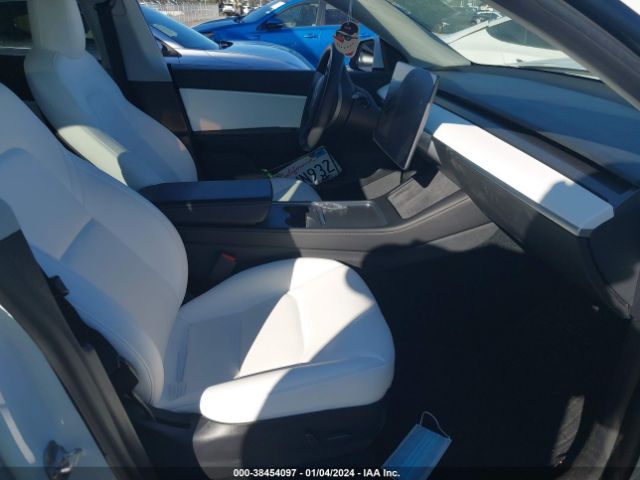 Photo 4 VIN: 5YJYGDEEXMF298364 - TESLA MODEL Y 