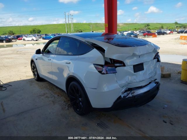 Photo 2 VIN: 5YJYGDEF1LF002896 - TESLA MODEL Y 