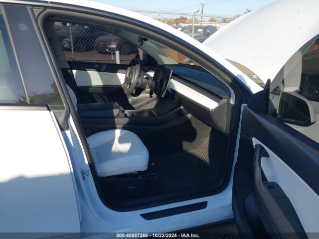 Photo 4 VIN: 5YJYGDEF1MF209421 - TESLA MODEL Y 