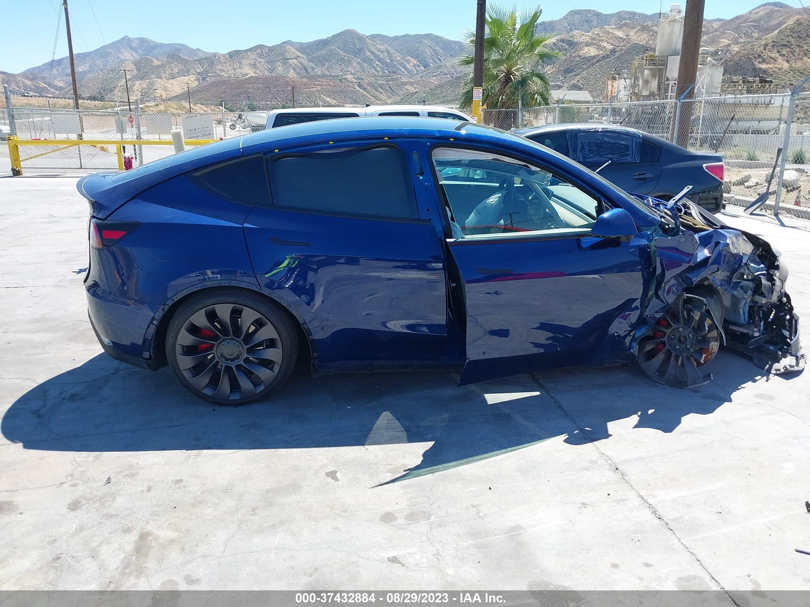 Photo 12 VIN: 5YJYGDEF2MF197179 - TESLA MODEL Y 