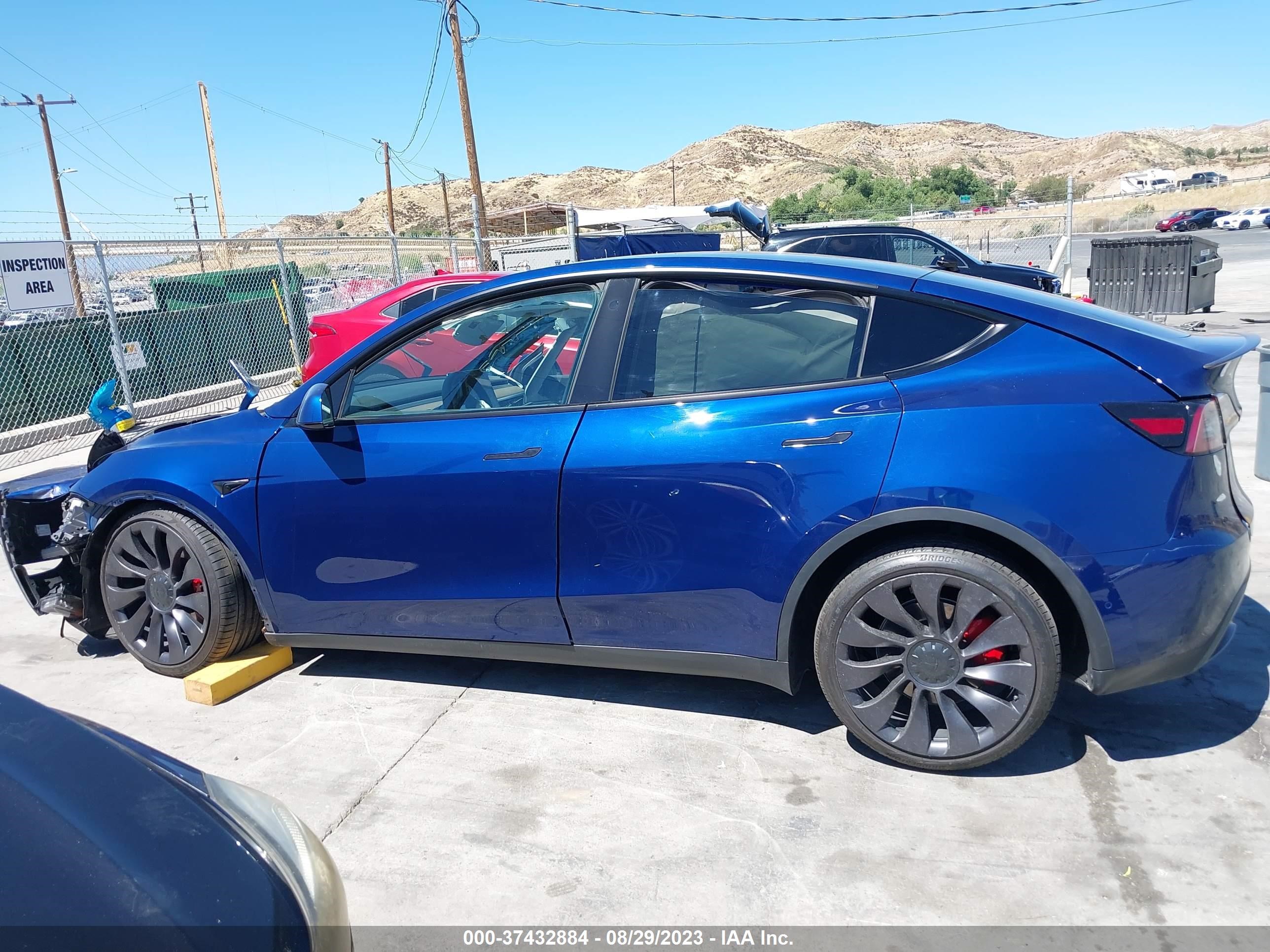 Photo 13 VIN: 5YJYGDEF2MF197179 - TESLA MODEL Y 