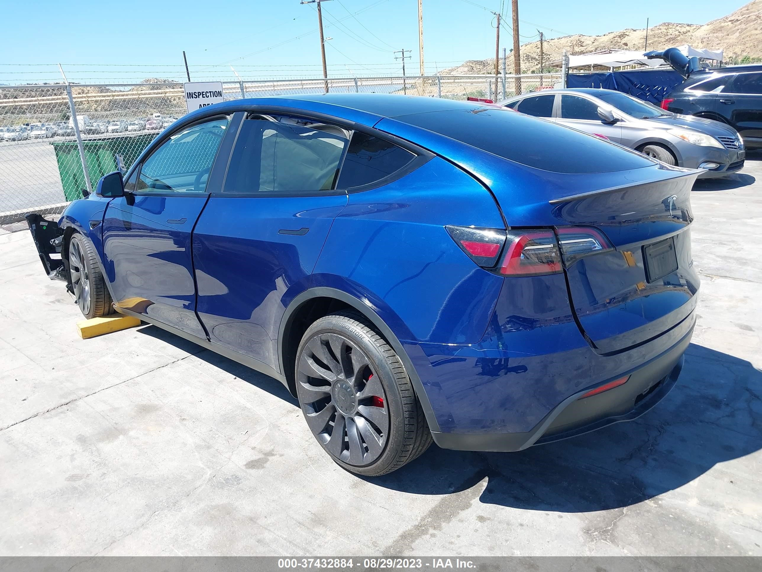 Photo 2 VIN: 5YJYGDEF2MF197179 - TESLA MODEL Y 