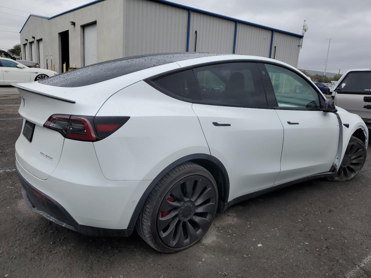 Photo 2 VIN: 5YJYGDEF5MF157873 - TESLA MODEL Y 