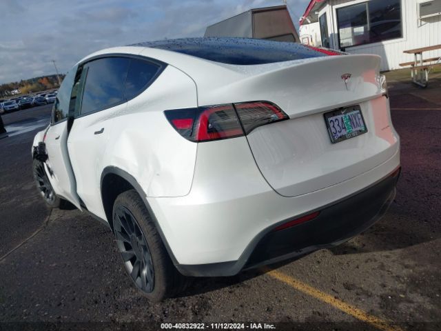 Photo 2 VIN: 5YJYGDEF5MF258279 - TESLA MODEL Y 