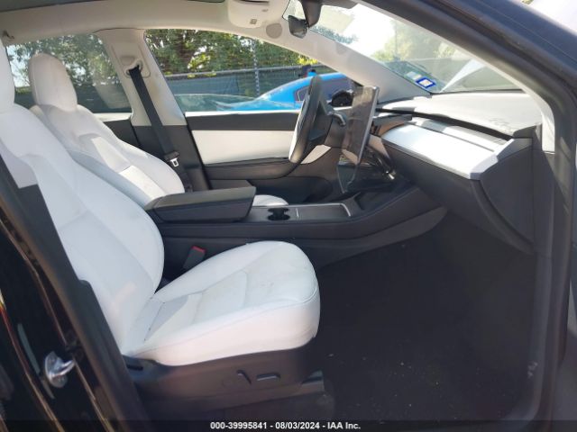 Photo 4 VIN: 5YJYGDEF6MF268156 - TESLA MODEL Y 