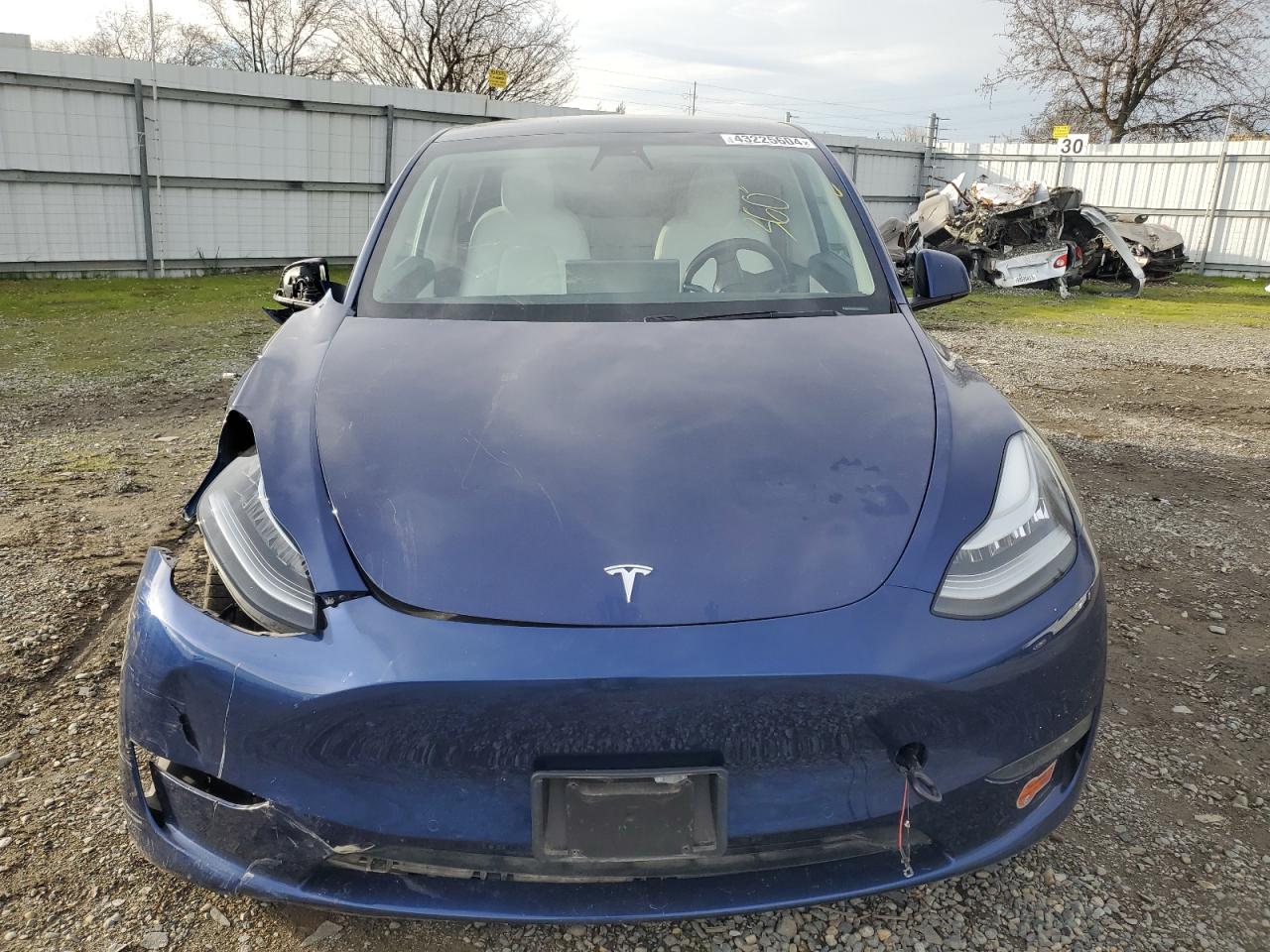 Photo 4 VIN: 5YJYGDEF8LF017458 - TESLA MODEL Y 